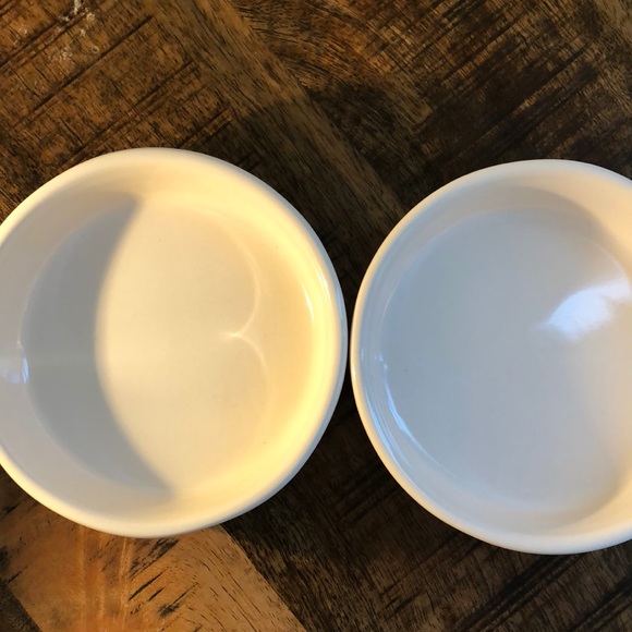 Cat’s food and water bowls - Picture 2 of 3